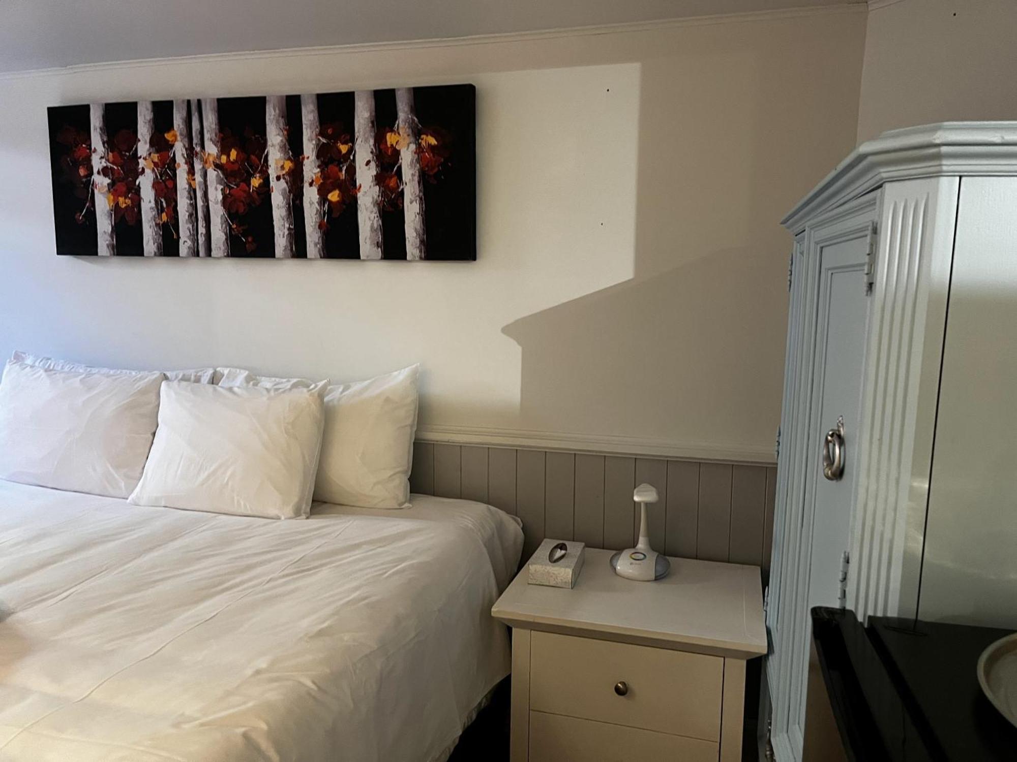 Manoir Sainte Genevieve Hotel